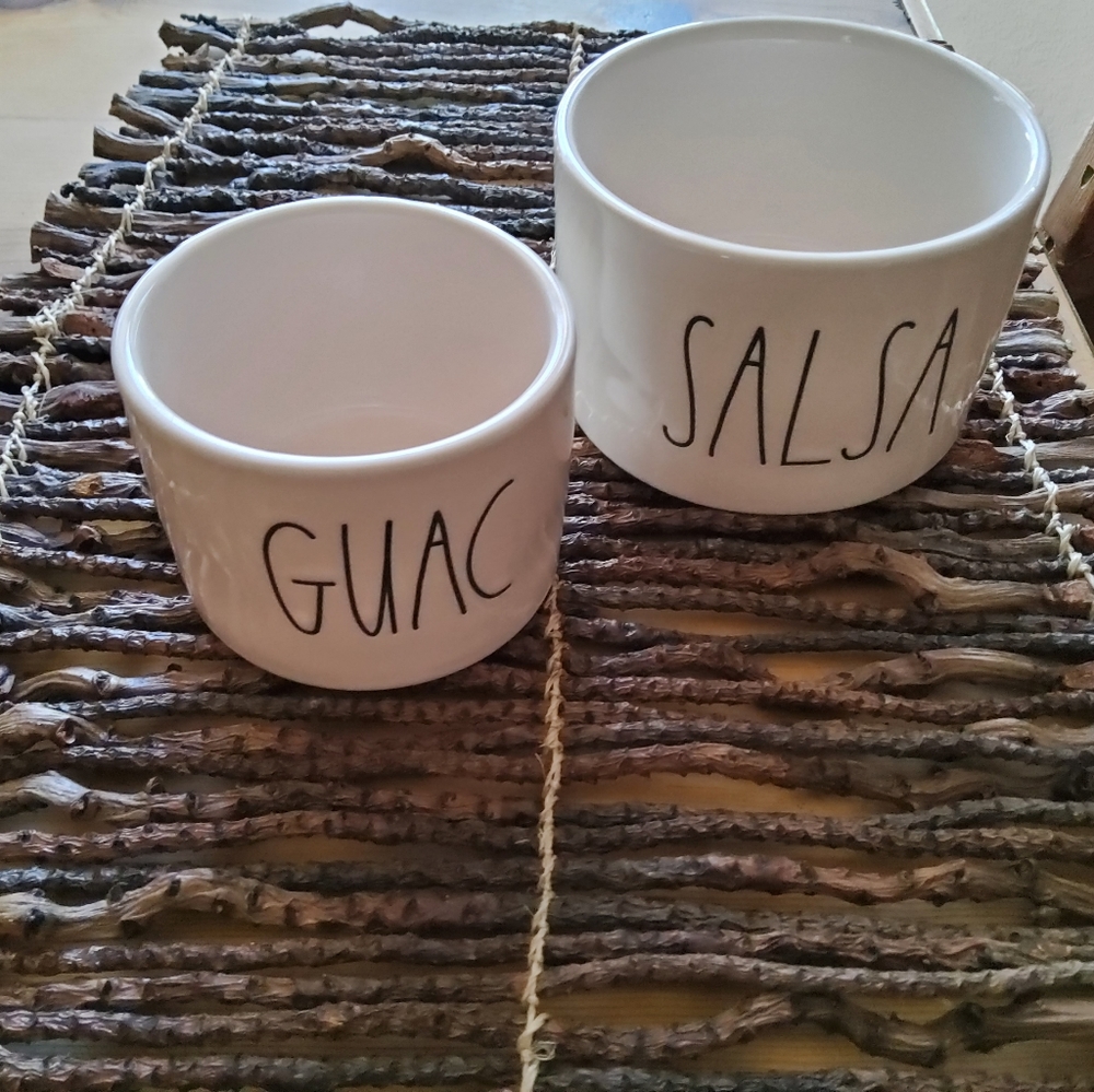 NWOT Rae Dunn Salsa & Guac Dish